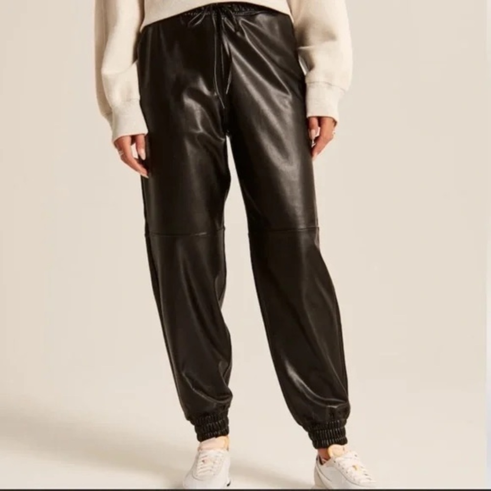 Abercrombie & Fitch Faux Leather Paper Bag Waist Black Joggers Womens Size Small